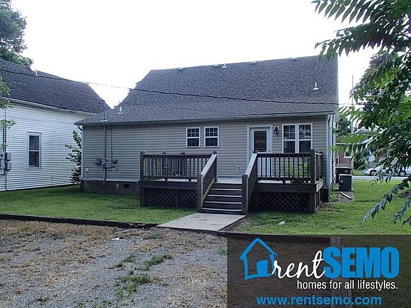 2nd image of 224 S Ellis St
