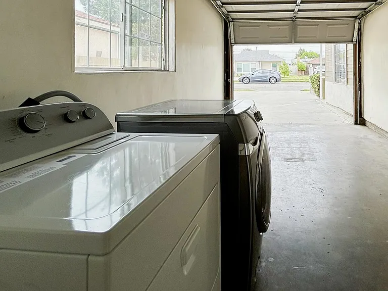 14021 Gridley Rd — Photo 38