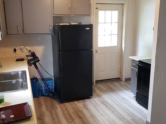 4th image of 660 Bingham Ave #1
