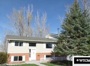 1220 Kingsbury Dr, Casper, WY 82609