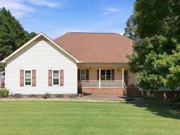 214 Parkridge Dr, Clayton, NC 27527
