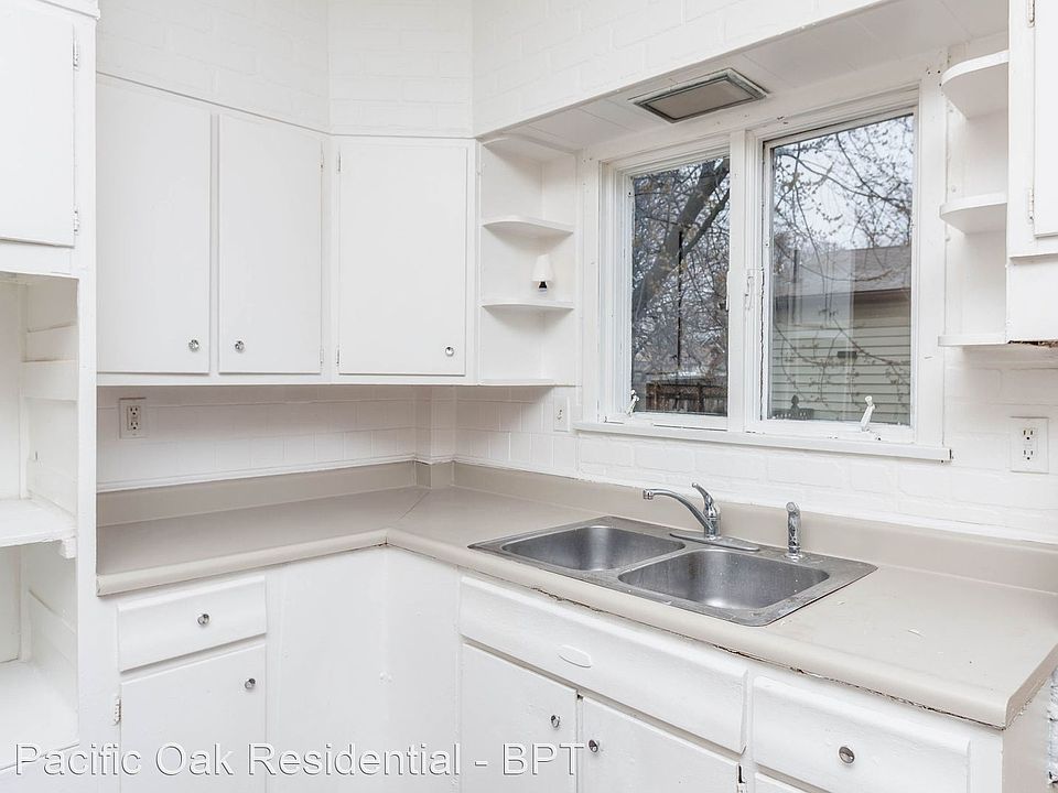 1st image of 844 W 22nd St