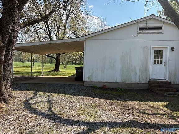 3rd image of 619 Clemons Rd