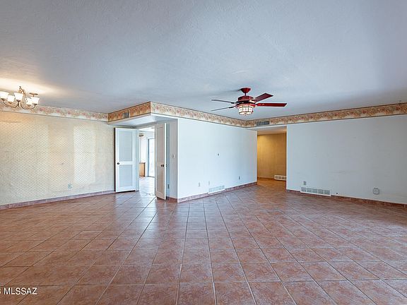 4th image of 168 E Paseo De Golf
