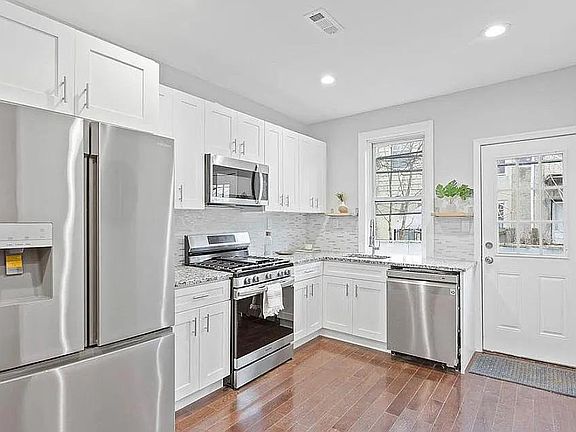 3rd image of 1521-1 S Etting St