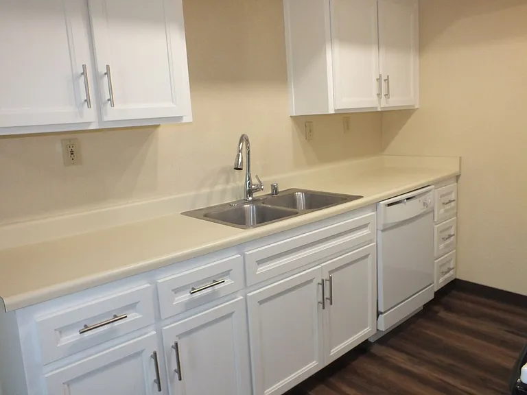 Cameron Park Townhouse apartments at La Crescenta Gardens — Photo 16