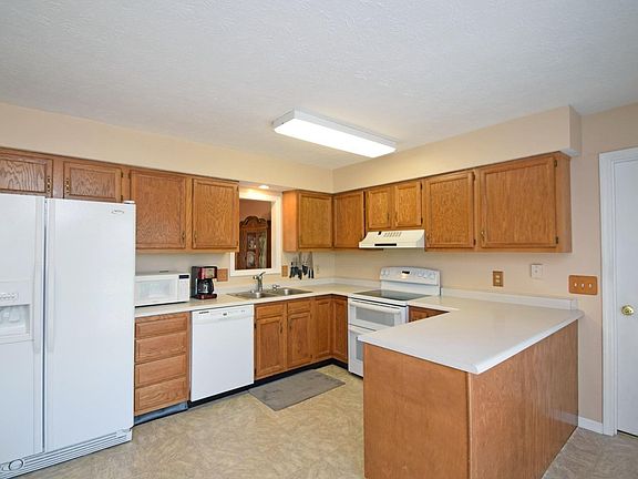 5th image of 11 Nicholas Ct