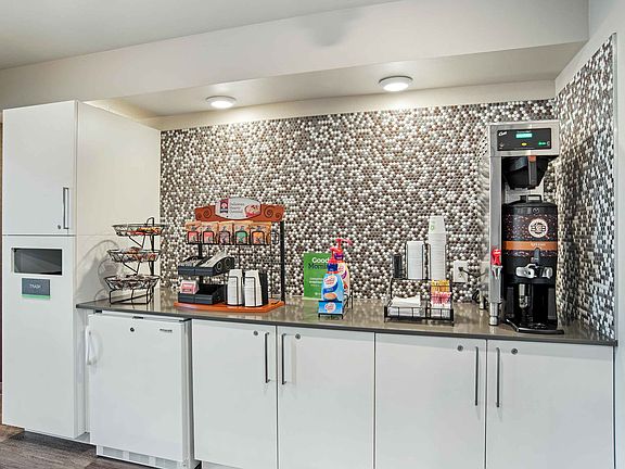 Free Grab-and-Go Breakfast