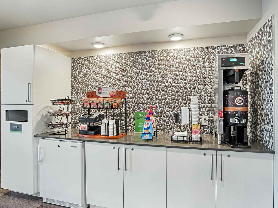 Free Grab-and-Go Breakfast