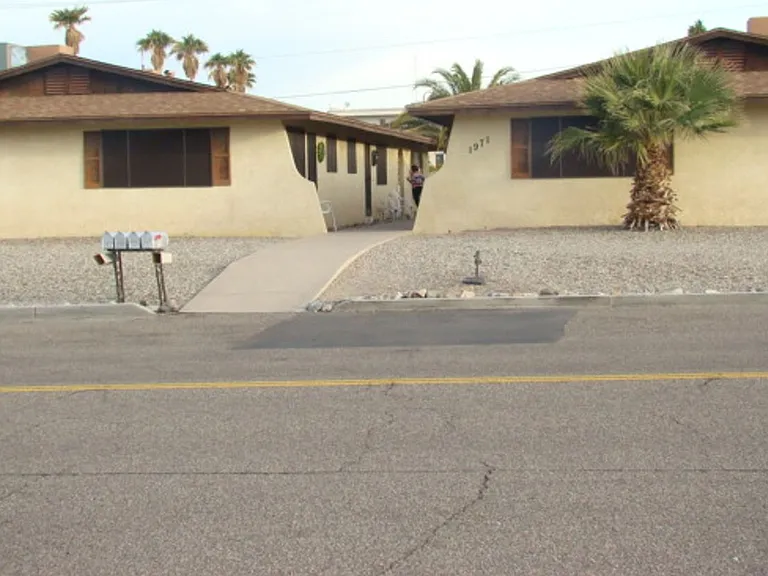 1971 Magnolia Dr — Photo 3
