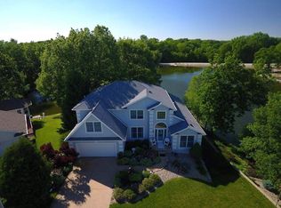 215 Lakeview Ct, Colona, IL 61241