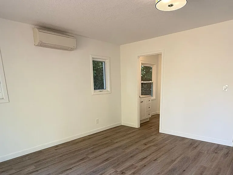 906 SE 165th Ave — Photo 19