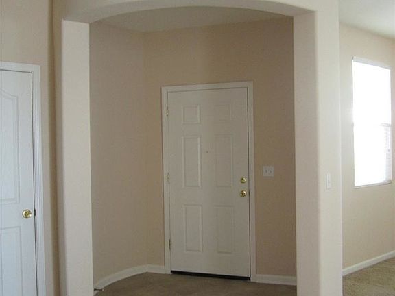 4th image of 321 Anjou Cir