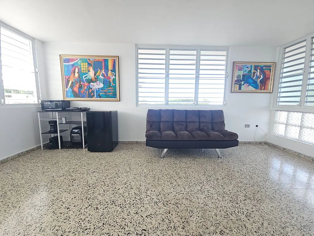 1 bed, 1.0 bath, 396 sqft, $600 — Photo 3