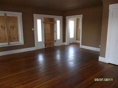 4th image of 1620 E White Ave