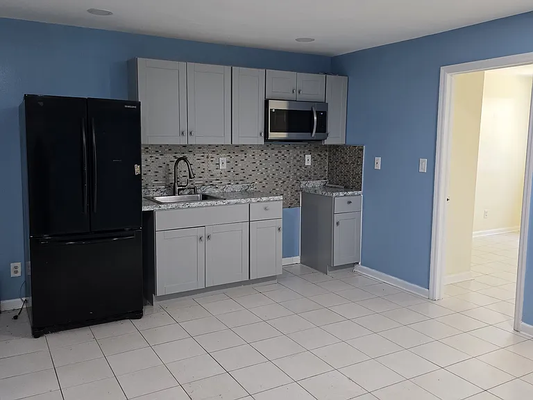 631 Hunterdon St #1 — Photo 7