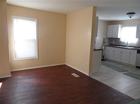 4th image of 219 Washington Ave