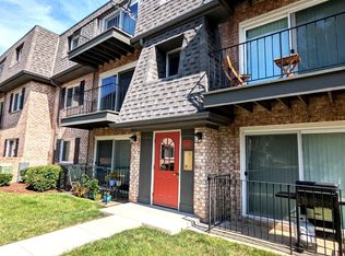 880 S Plum Grove Rd APT 210, Palatine, IL 60067