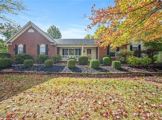 11355 Woodie Glen Dr, Chardon, OH 44024