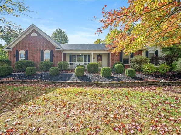 11355 Woodie Glen Dr, Chardon, OH 44024