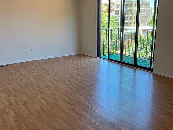 3rd image of 2535 W Foster Ave APT 3N