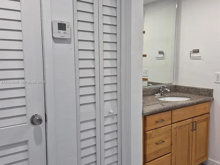 344 Meridian Ave #4B — Photo 11