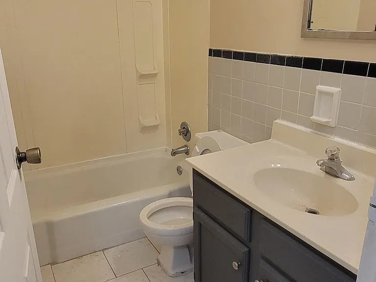 4493 E Livingston Ave — Photo 10