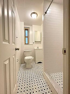 4th image of 417 E 64th St APT 1I