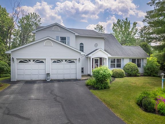 2nd image of 6 Moon Brook Drive