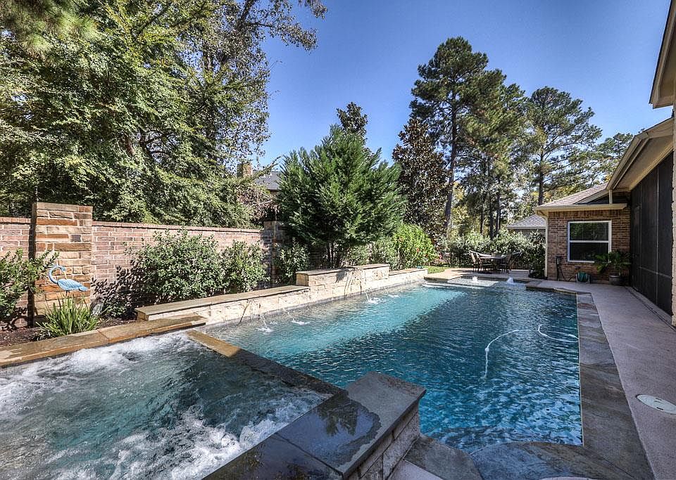 1st image of 105 Pine Hill Ln