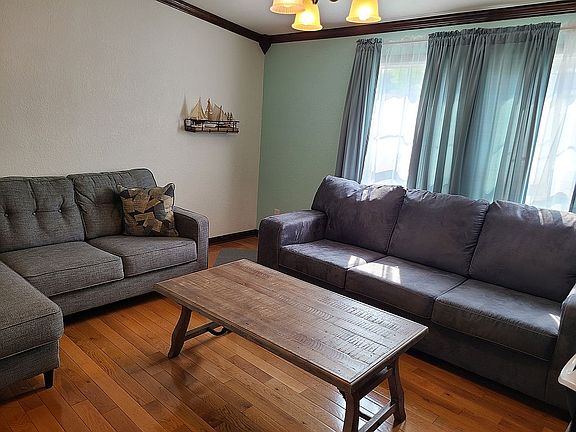 5th image of 2709 Green Acre Dr