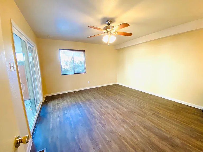 39 Apollo Ln — Photo 2
