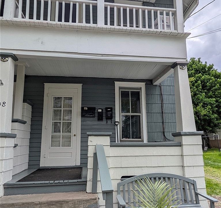 2nd image of 708 Linden Pl