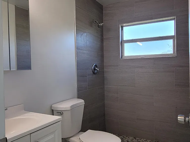 615 Joel Blvd #A — Photo 14