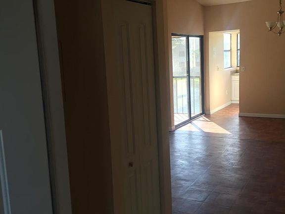 5th image of 1190 Washington Cir APT I