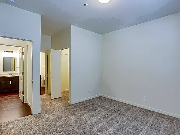 The Lavonne Apartments — Photo 7