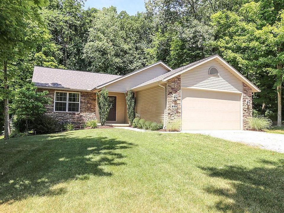 1st image of 877 Royal Cir