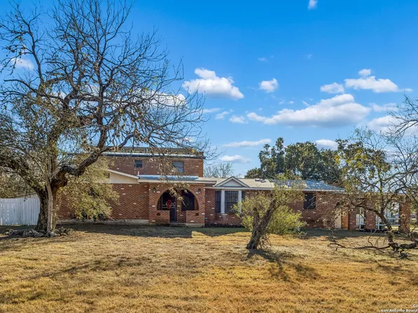 4035 Parkway, San Antonio, TX 78228