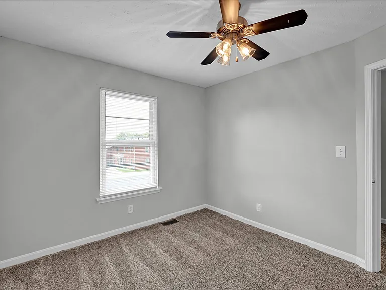 3100 Orchard Manor Cir — Photo 34