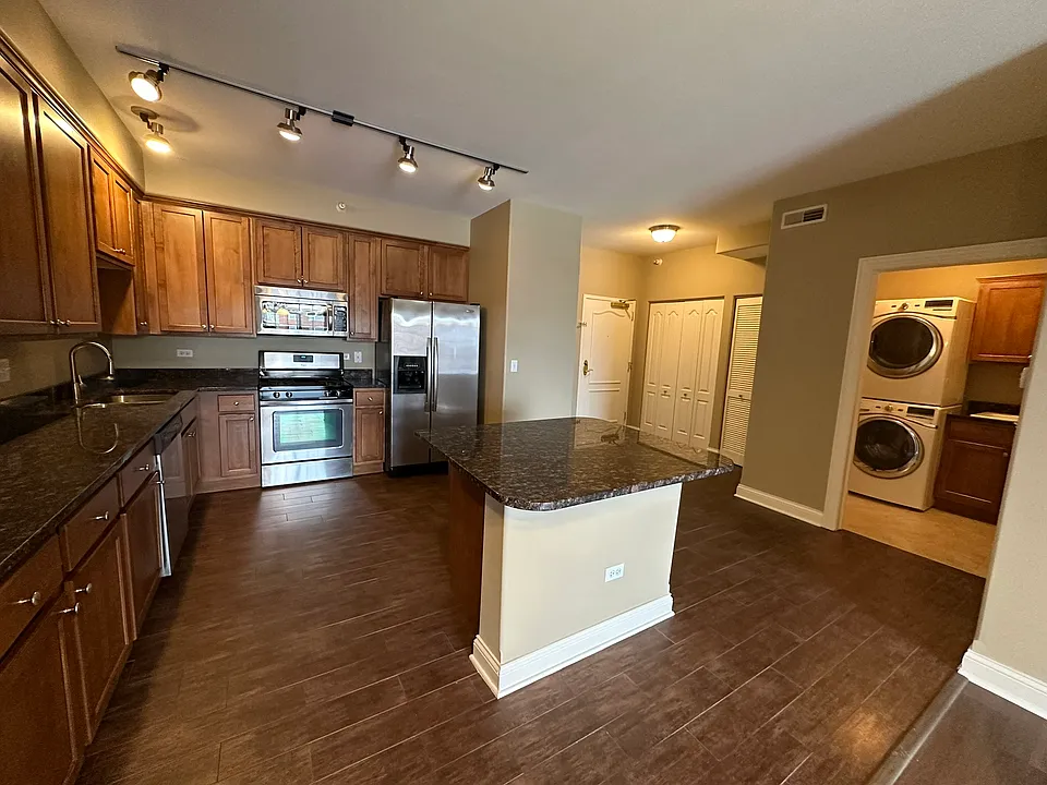 2-524 Itasca Pl