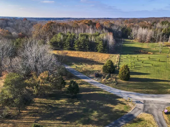 3 Jordan Rd, Chapmansboro, TN 37035