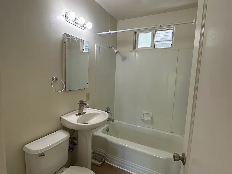 515 3rd St #9 — Photo 7