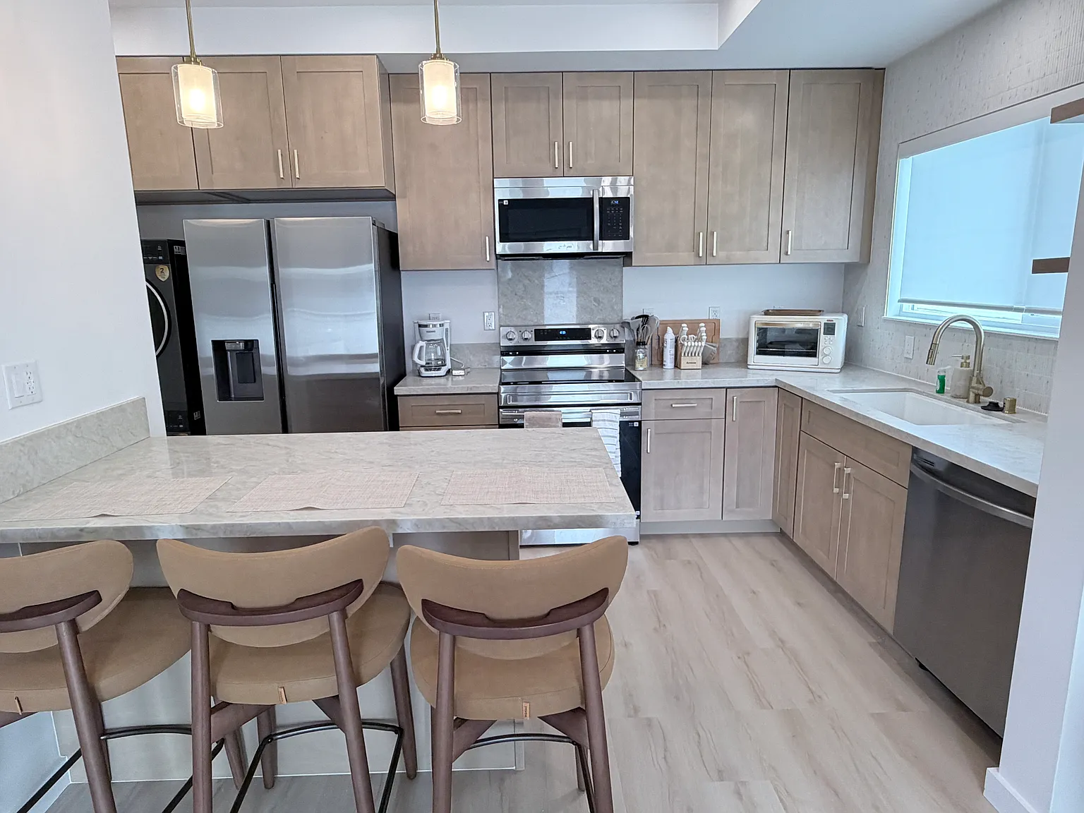 1 bed, 1.5 bath, 653 sqft, $5,900 — Photo 4