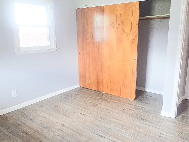 1341 Renslar Ave — Photo 7
