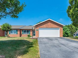 2454 McCleary Dr, Chambersburg, PA 17201
