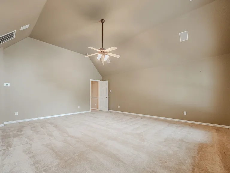2200 Stone Creek Dr — Photo 8