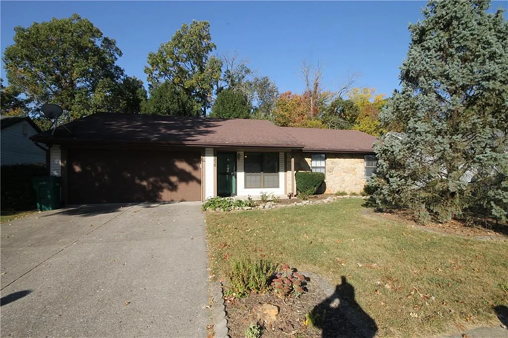 4258 Eagle Bay photo 1