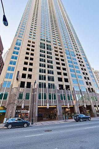 1st image of 33 W Ontario St #P12-w26
