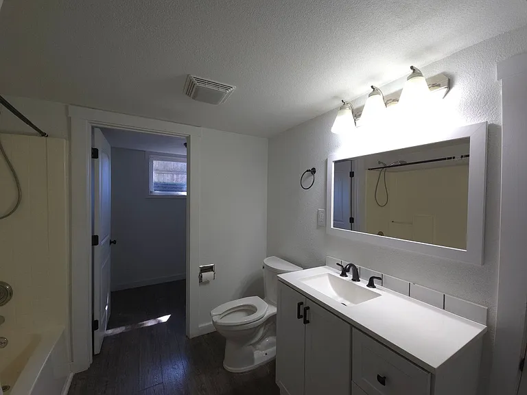 114 E Borah Ave — Photo 20