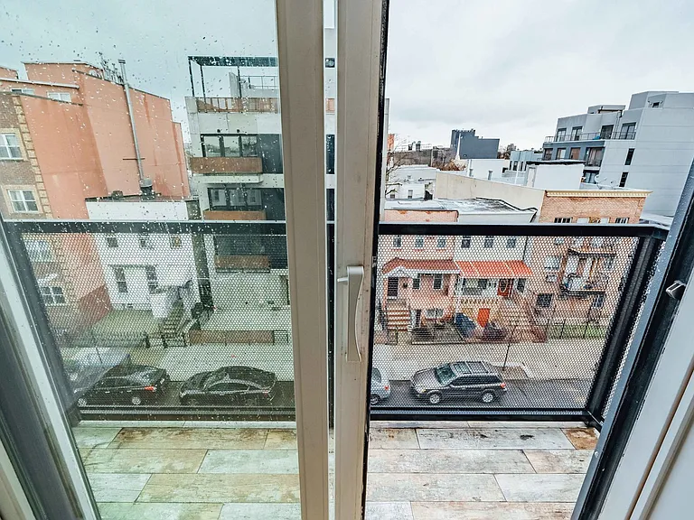 316 Evergreen Ave #4B — Photo 9